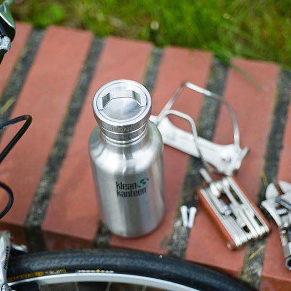 classic-steel-loop-cap-o0 stainless_bottle_cap_bike_parts_lifestyle.jpg