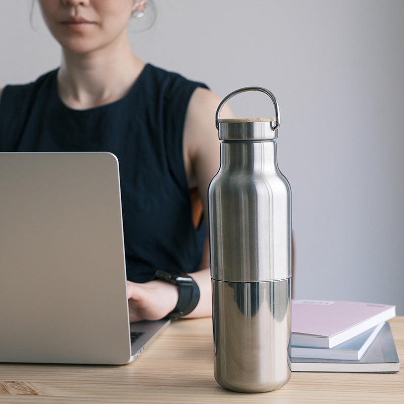 20oz-rise-reflect-with-bamboo-cap-n6 20oz_rise_reflect_desk_laptop_square.jpg