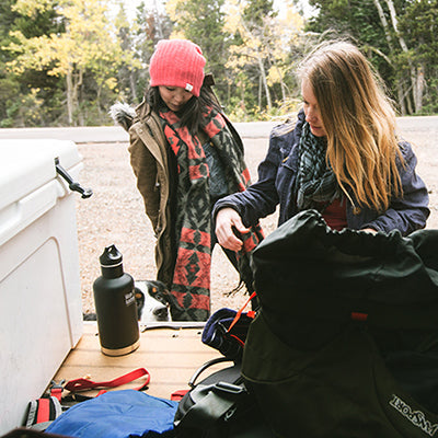 64oz-classic-with-loop-cap-i7 64oz_insulated_classic_backpackers_tailgate_square.jpg
