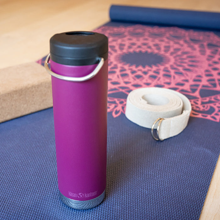 tkwide-twist-cap-with-straw-kit-e3 K20TKWPT-PP-T-TWIST-yoga_bottle_closed_lifestyle_a5ac6535-9c60-42bb-86fe-b94b5cef2b68.jpg