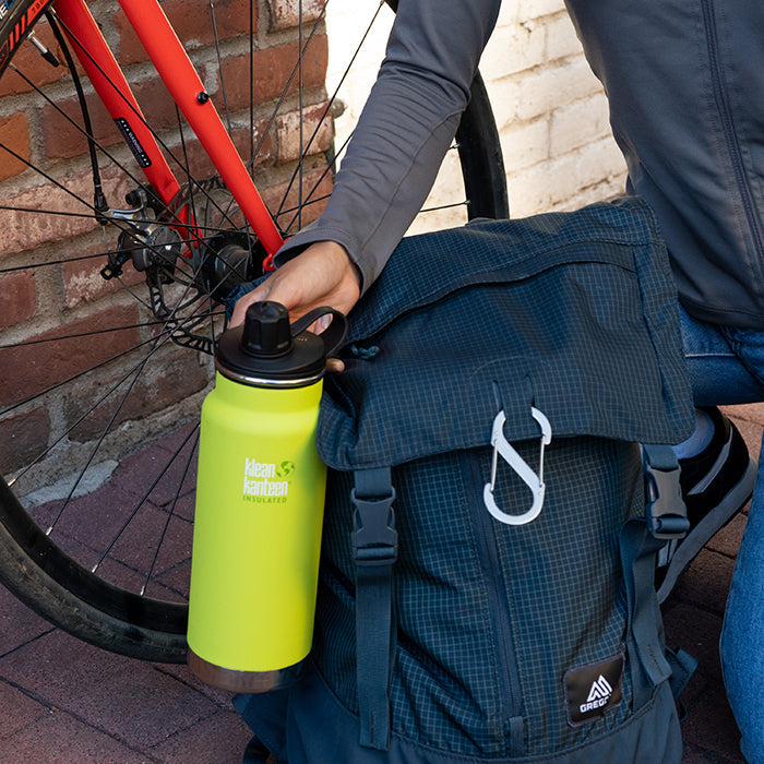 tkwide-chug-cap-z7 K32TKWSSL-JP-Bottle-Biking-Chug-Cap-lifestyle.jpg