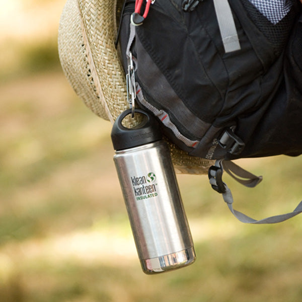 steel-s-biner-3-i4 carabiner_steel_bottle_backpack_lifestyle_dd4fef2d-f5d2-4f32-ac05-c706bd6b518e.jpg
