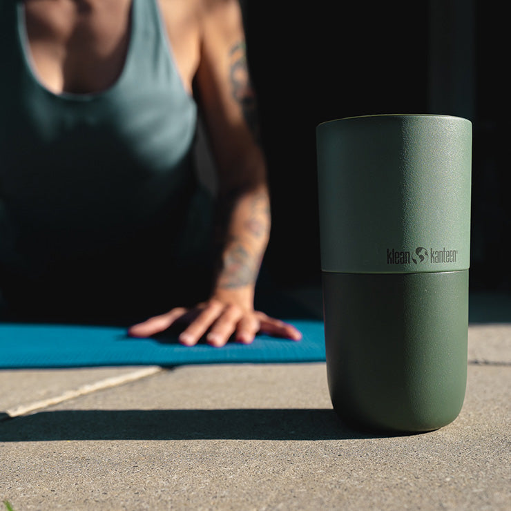 smoothie-set-y2 smoothie_kit_rise_tumbler_seaspray_closeup.jpg