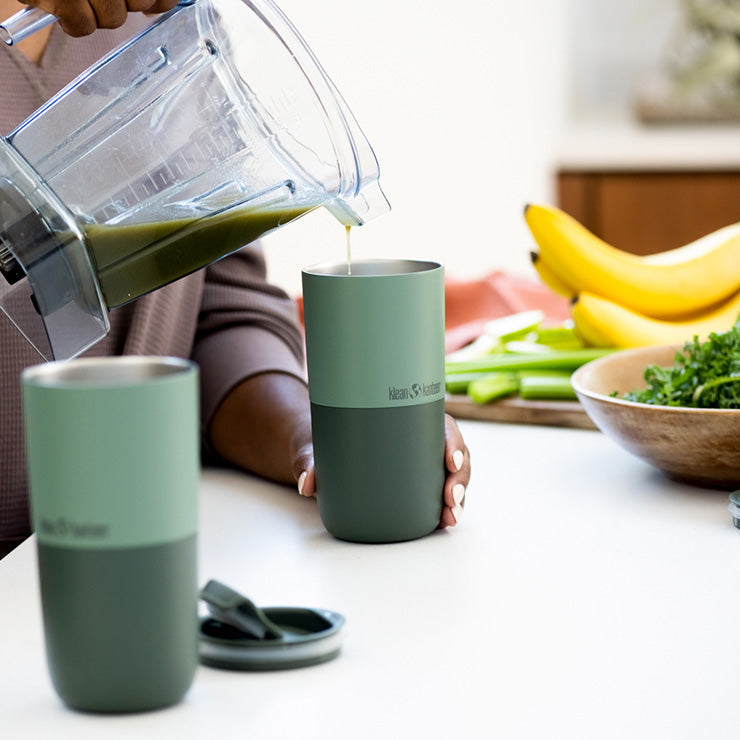 smoothie-set-y2 smoothie_kit_rise_tumbler_smoothie_pour.jpg