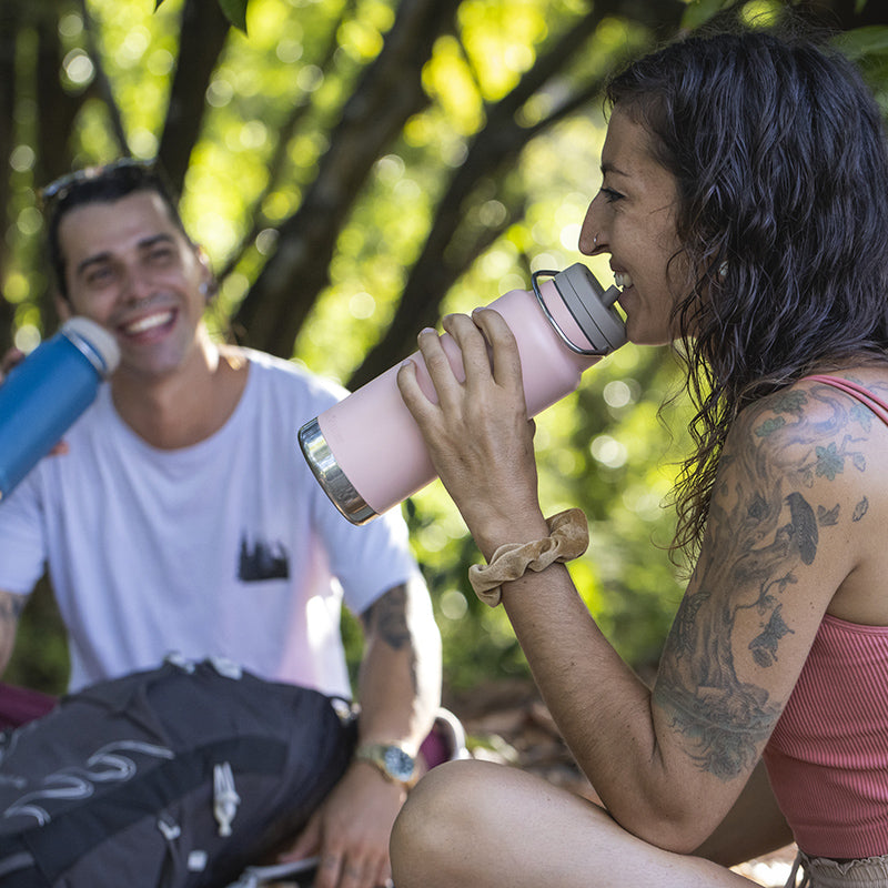 32oz-tkwide-with-twist-cap-n2 tkwide_32oz_insulated_bottle_twist_costarica_couple_drink_square.jpg