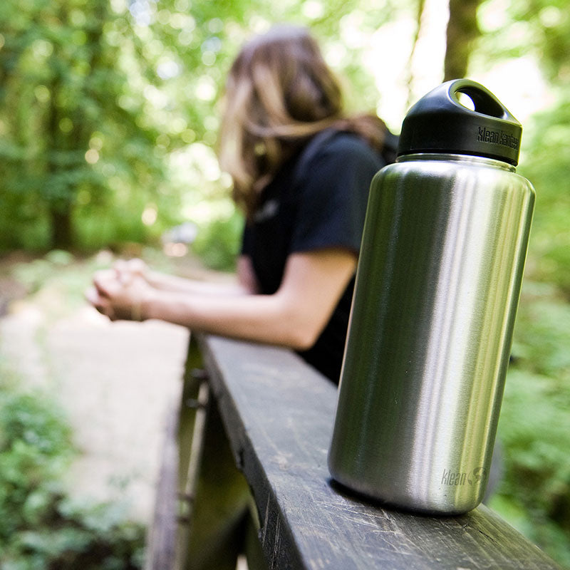 40oz-wide-with-loop-cap-e8 wide_40oz_bottle_bridge_closeup_square.jpg